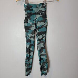 Lululemon Athletic Yoga 25” Inseam Camo Fast Free 7/8 Leggings Size 0 Active Run